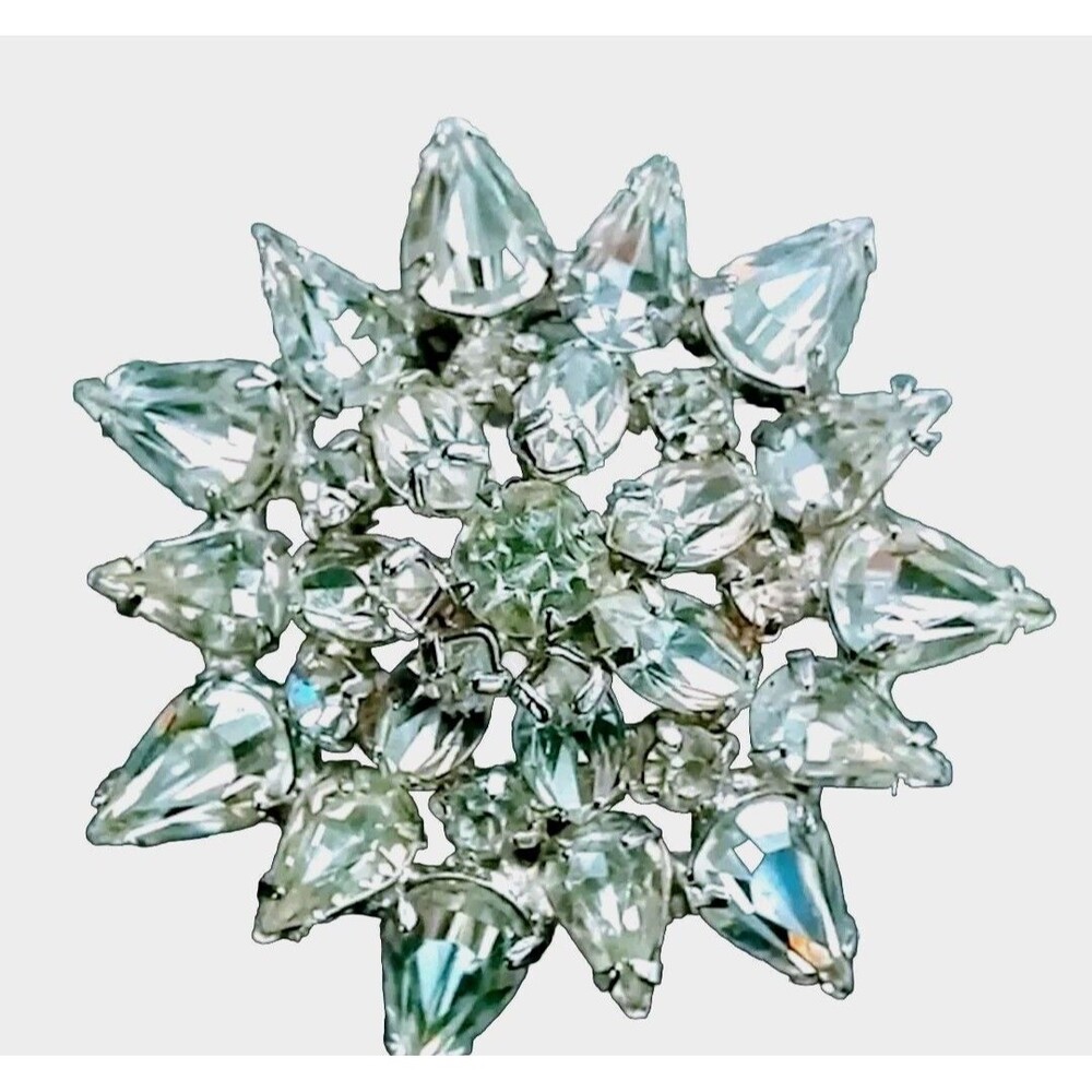 Kramer Of New York Vntg Lrg Silver Metal Crystal Rhinestone Star Burst Brooch.